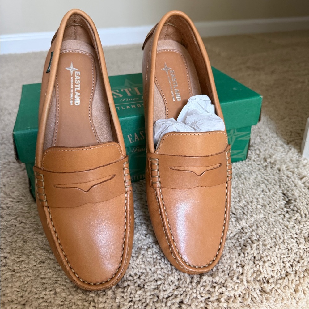 Eastland Women’s Patricia Camel Color Size 10 Flats- New In Box